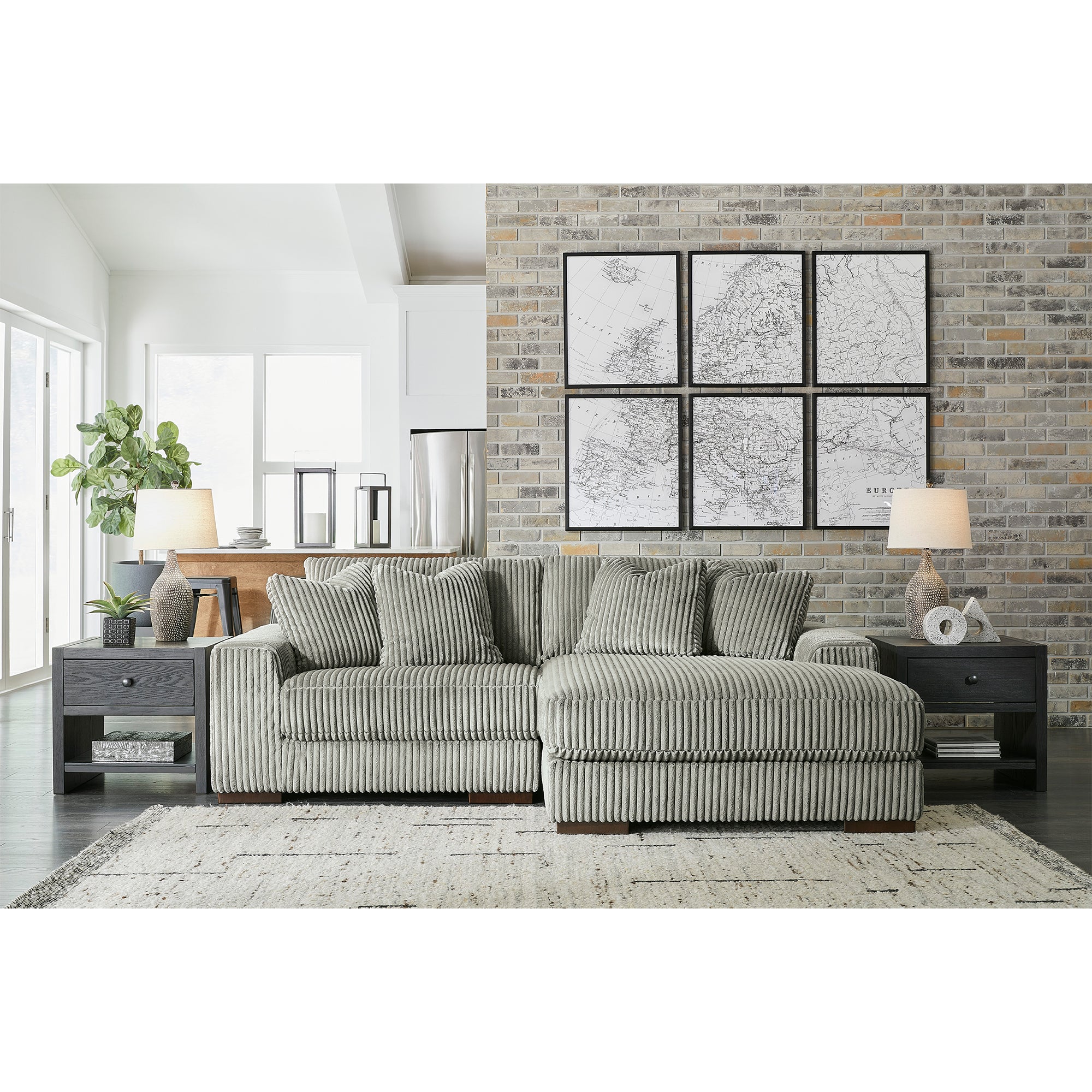 Lindyn 2-Piece Sectional with Chaise in Fog Color