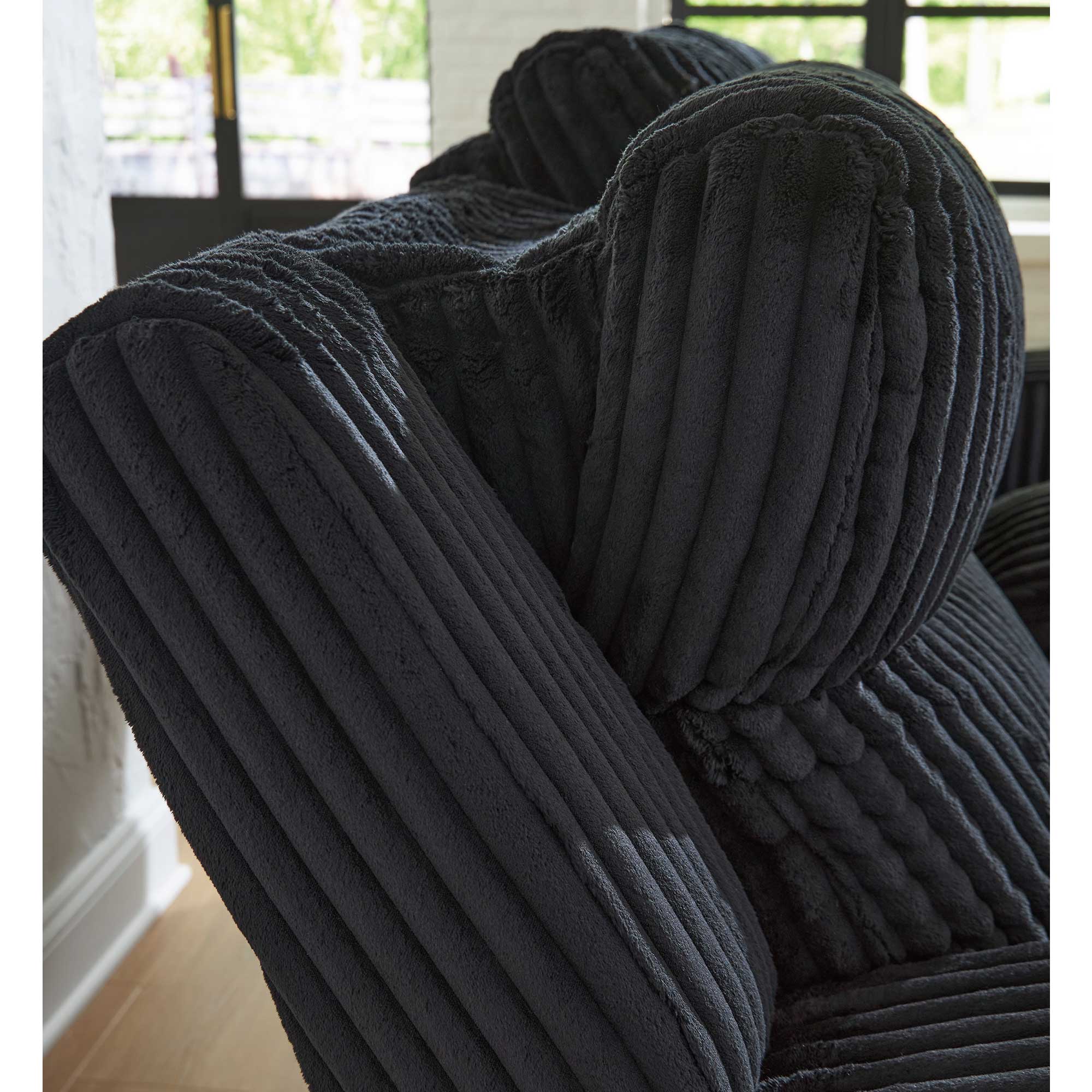 Forest Lake Dual Power Reclining Loveseat with Console