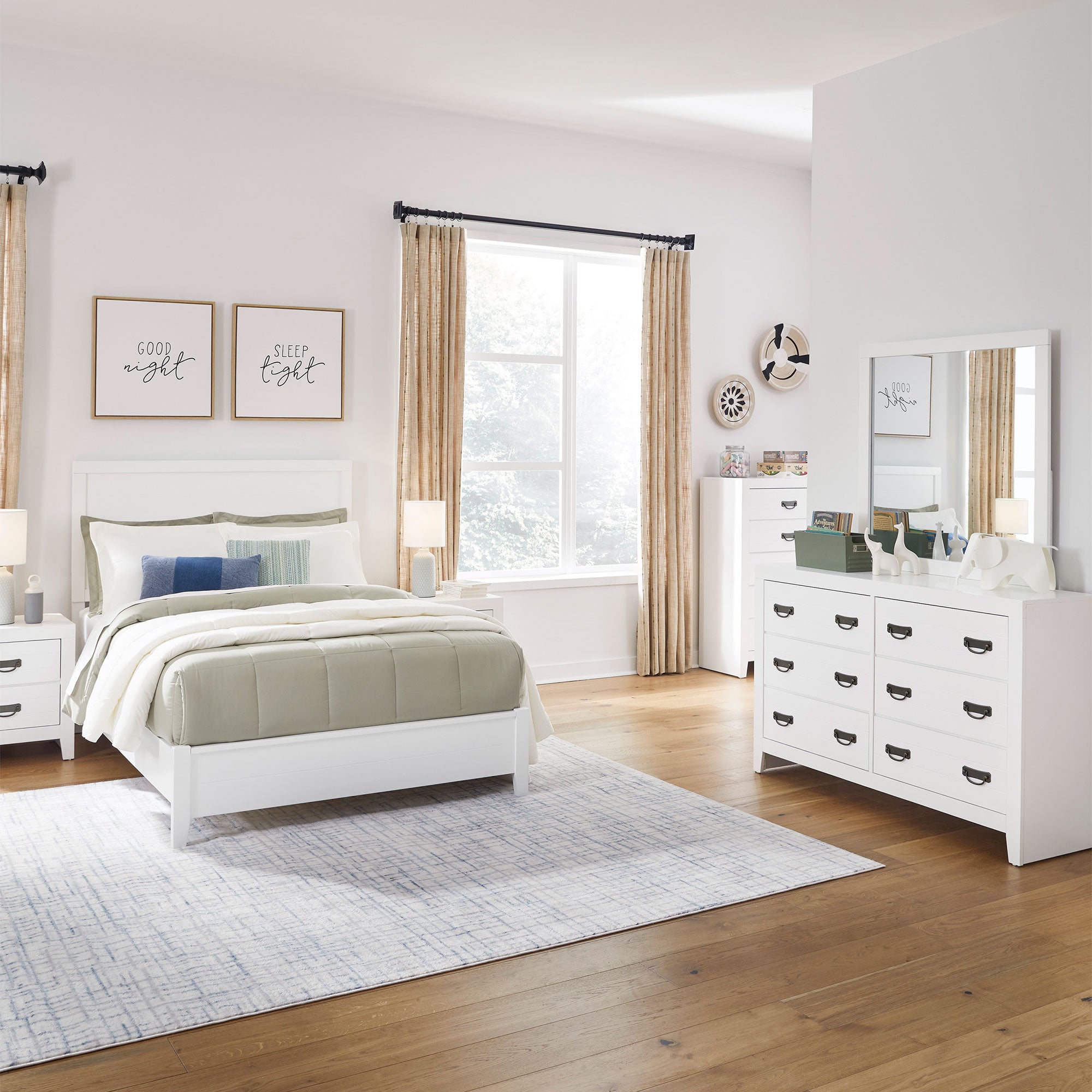 Binterglen Full Panel Bed with Mirrored Dresser