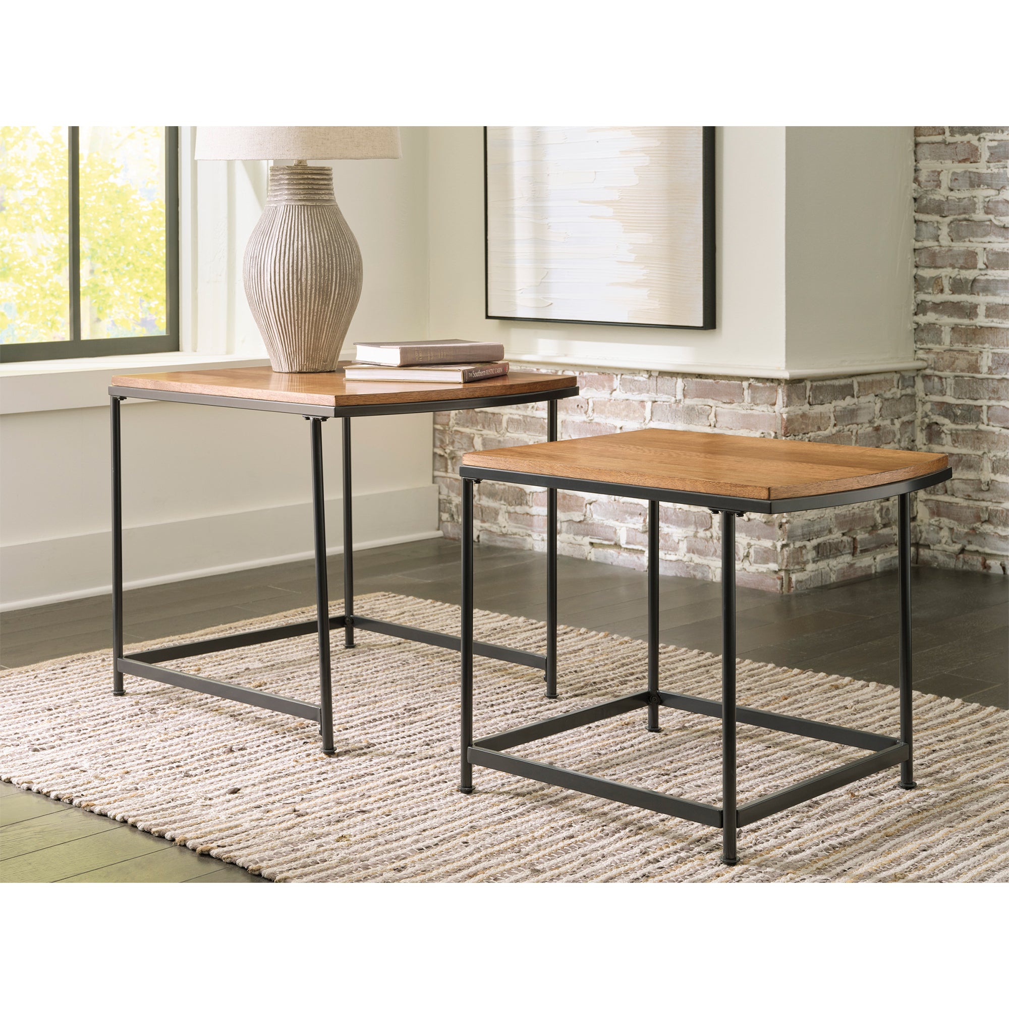 Drezmoore Nesting End Tables (Set of 2)