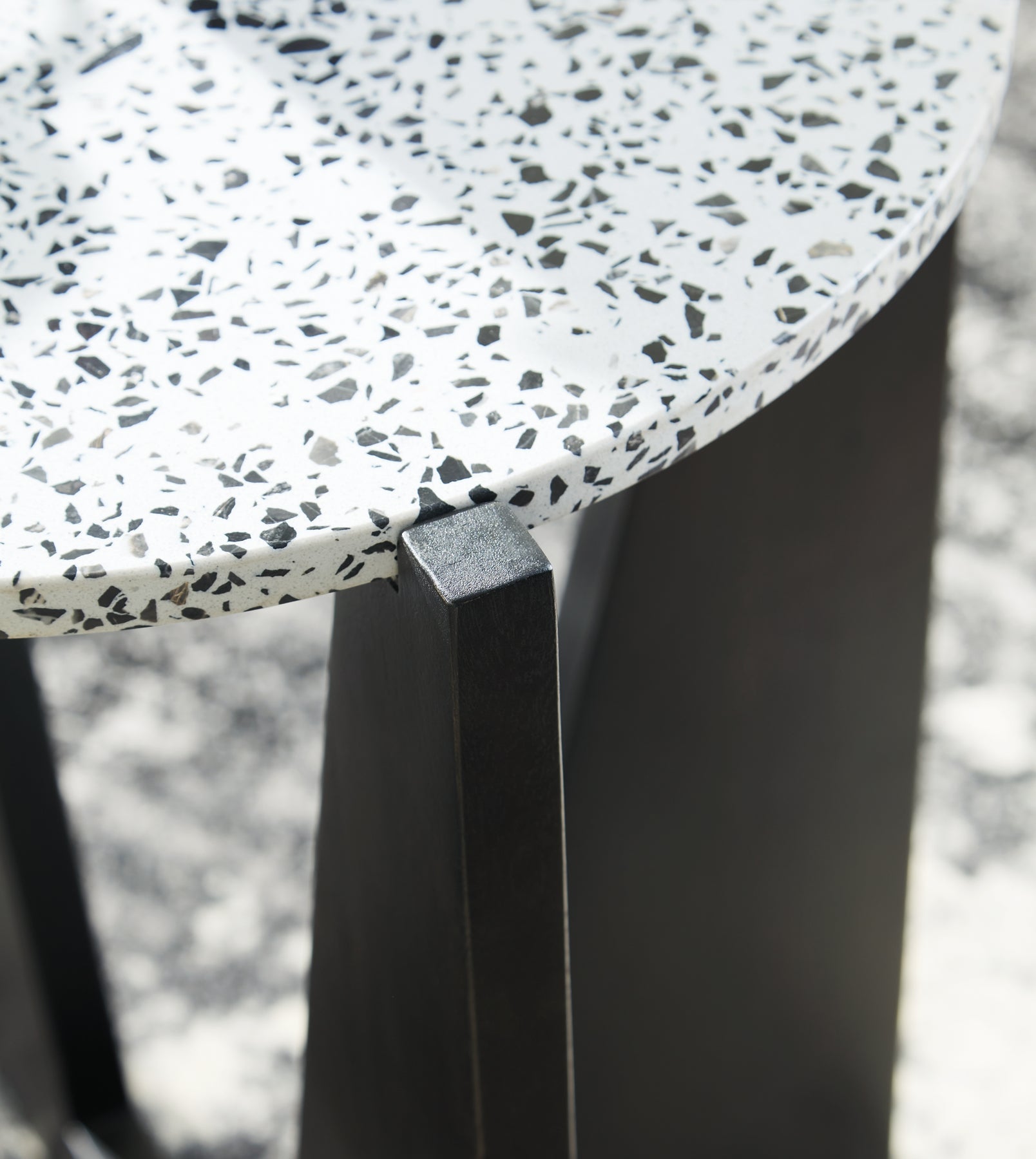 Tellrich Accent Table - Black/White