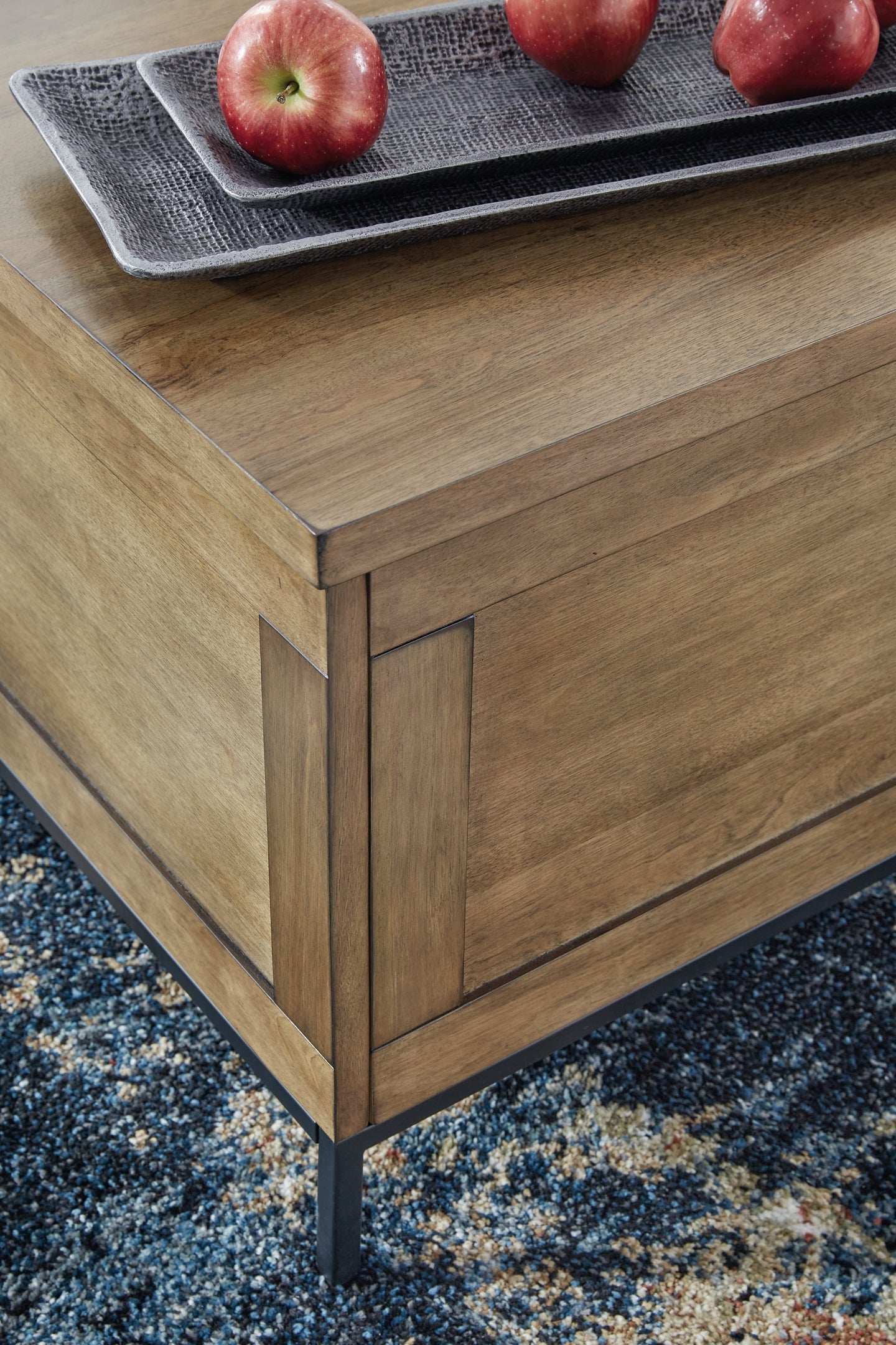 Torlanta Lift Top Coffee Table - Brown