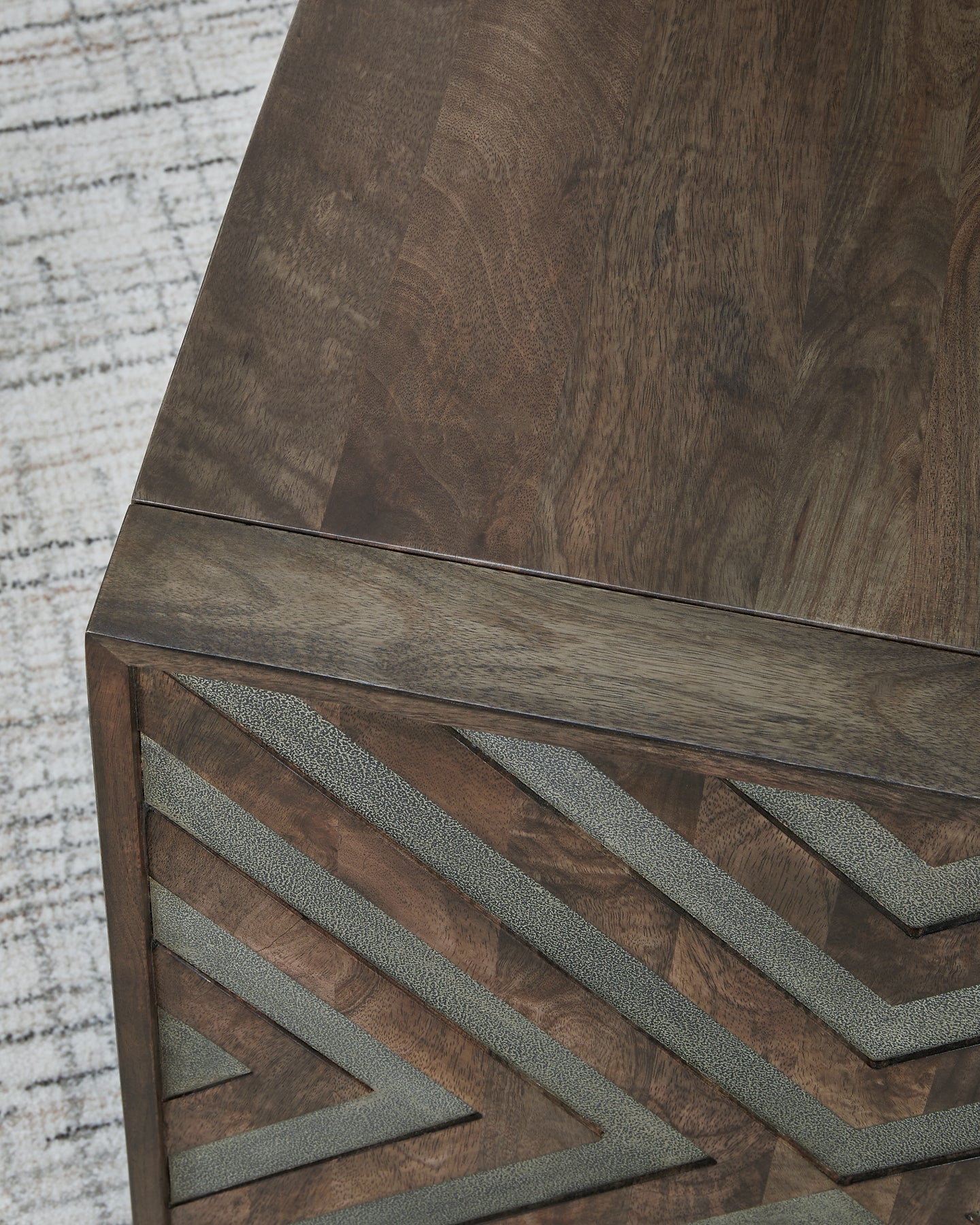 Dreggan End Table - Brown
