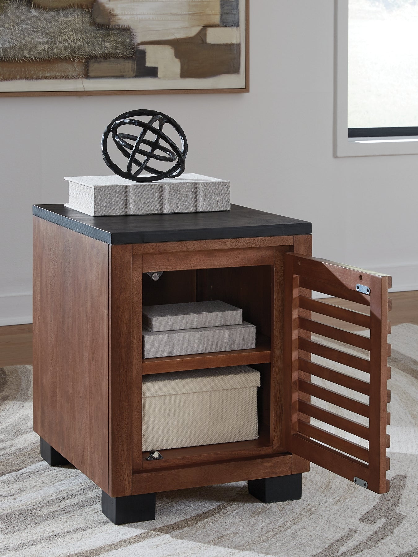 Kallari Chairside End Table - Warm Brown/Black