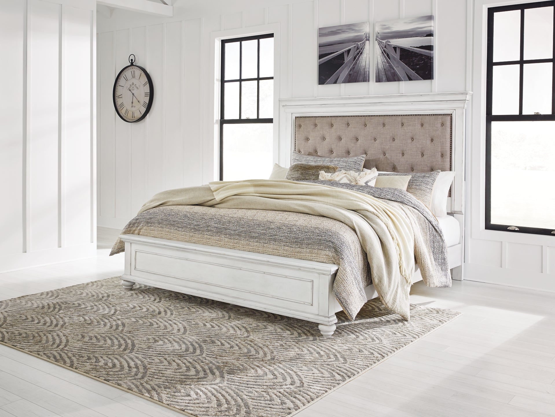 Kanwyn Queen Panel Bed with Mirrored Dresser