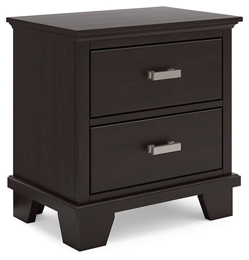 Covetown California King Panel Bed with Mirrored Dresser, Chest and Nightstand