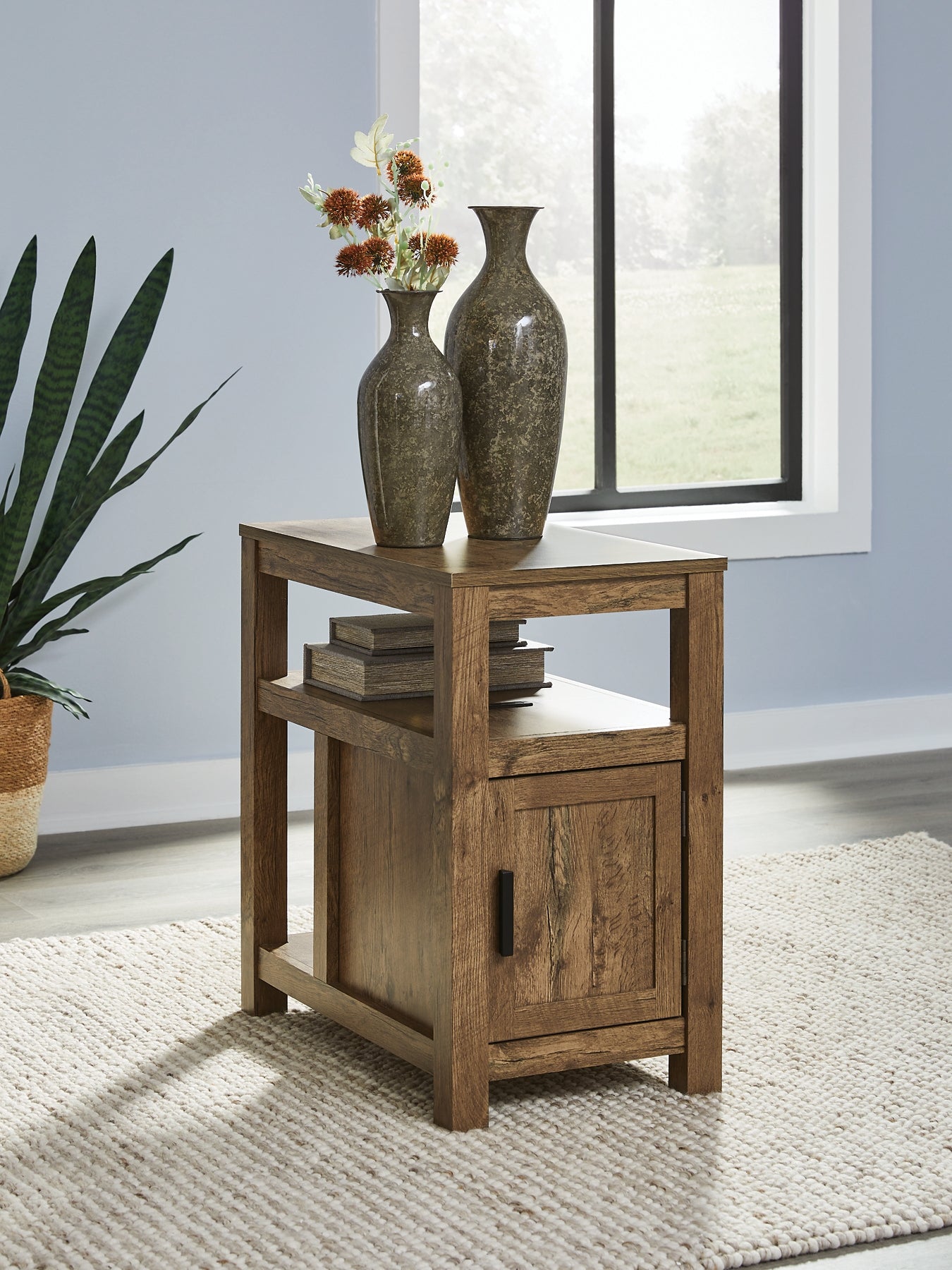 Fendenmore Chairside End Table - Brown
