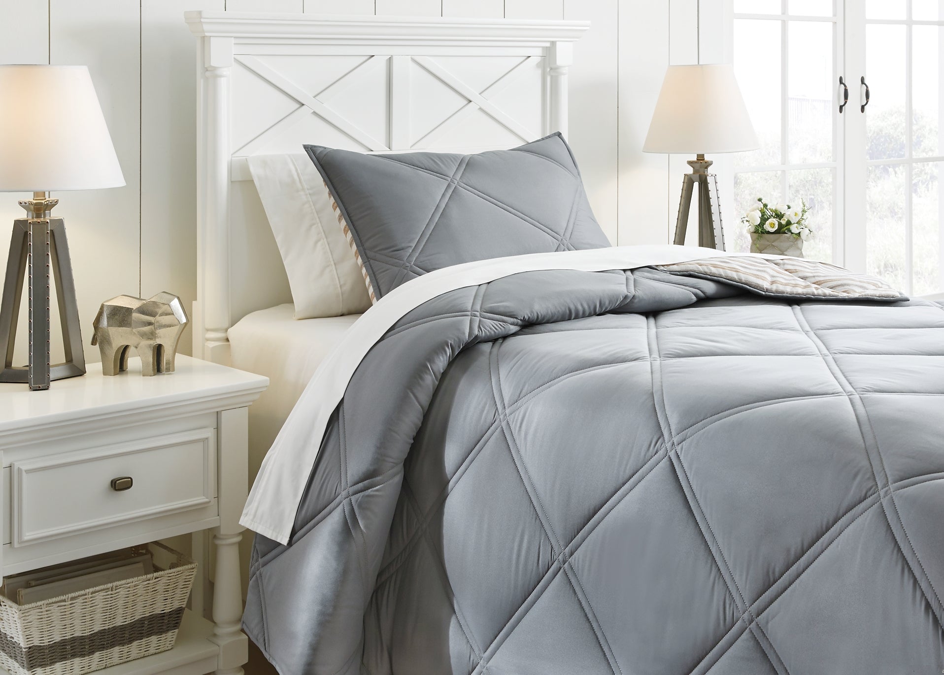 Rhey Twin Comforter Set