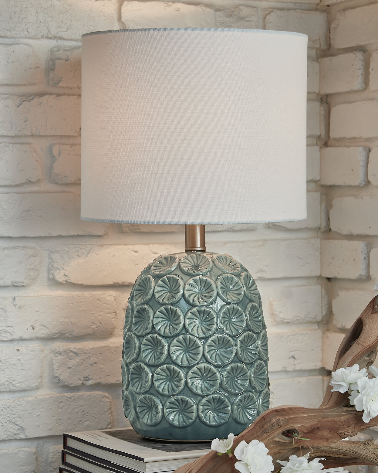 Moorbank Ceramic Table Lamp (1/CN)