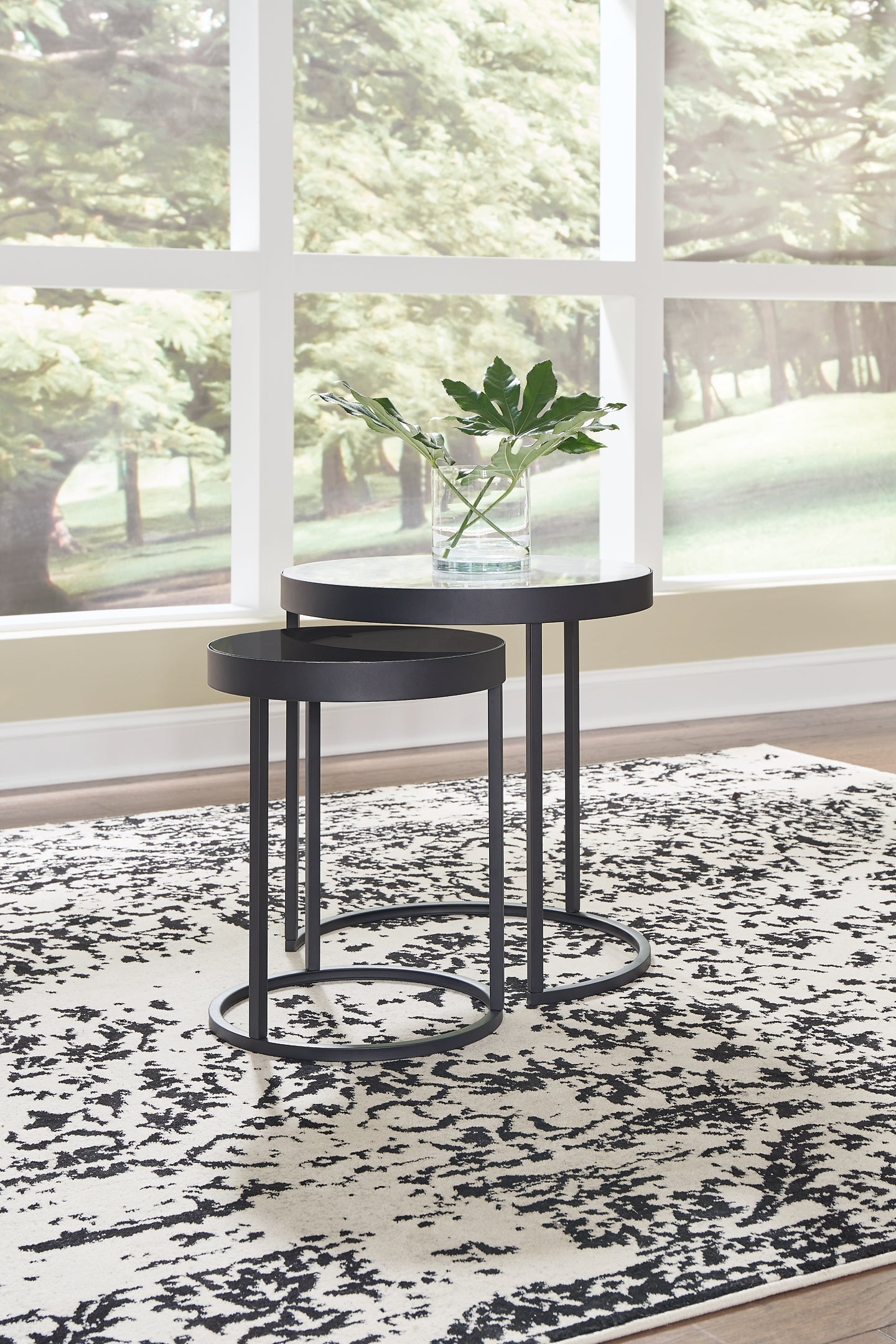 Windron Nesting End Tables (Set of 2)