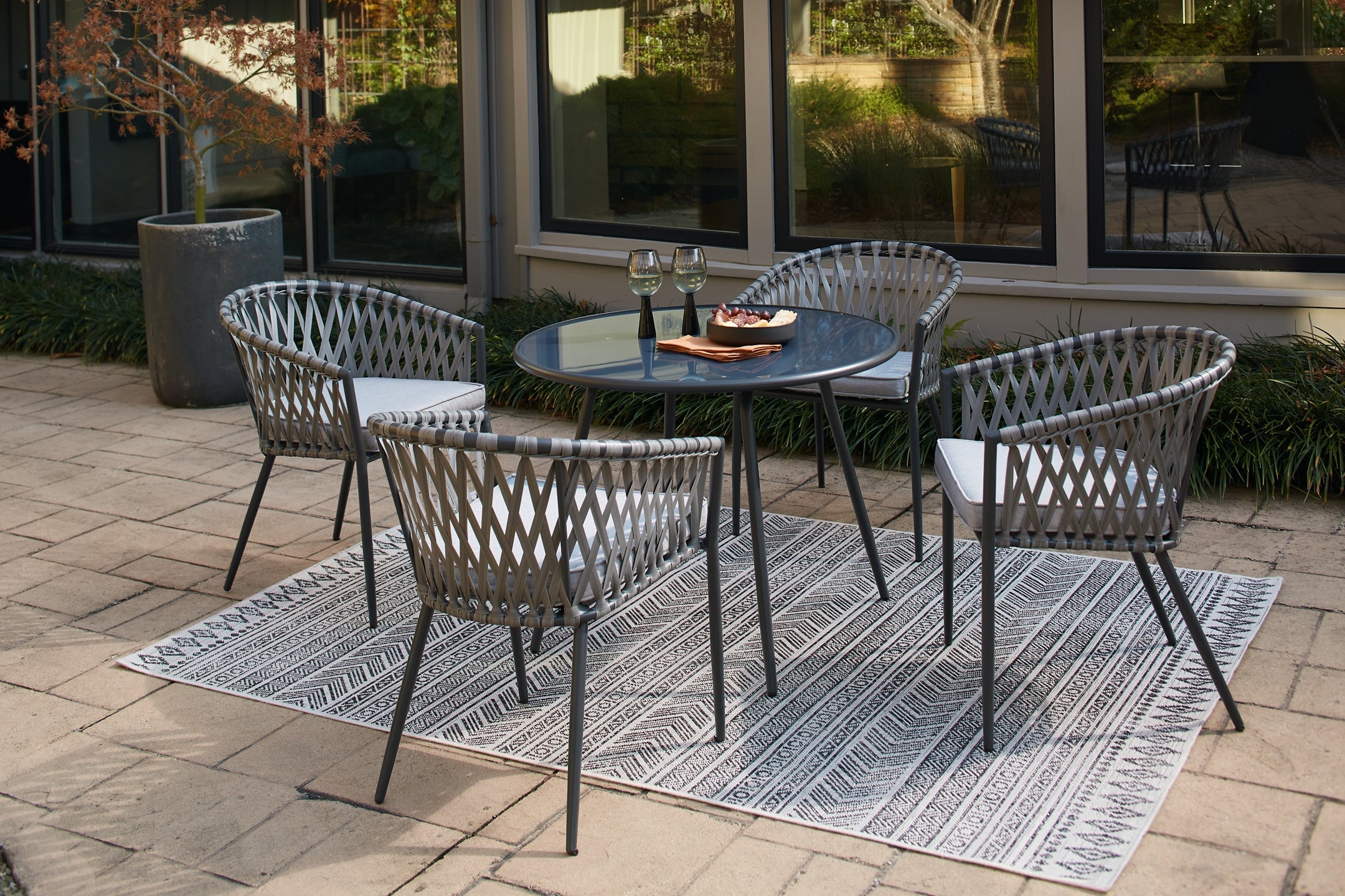 Palm Bliss Outdoor Dining Table and 4 Chairs