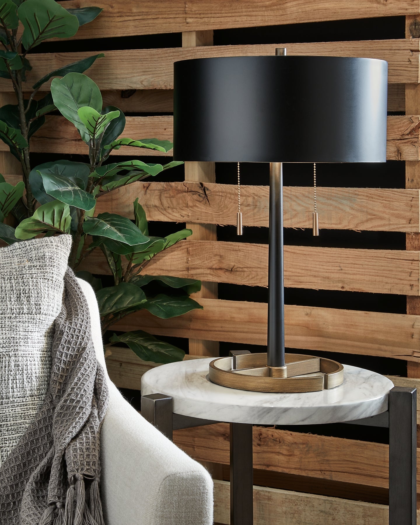 Amadell Metal Table Lamp