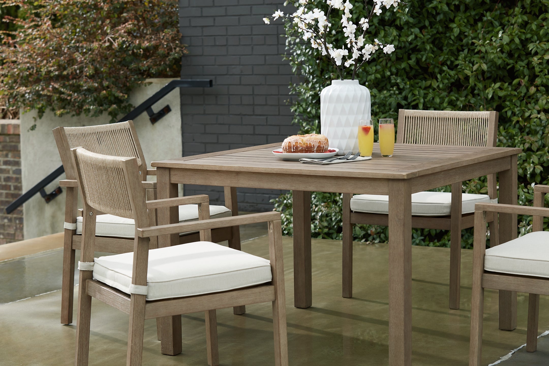 Aria Plains Outdoor Dining Table and 4 Chairs