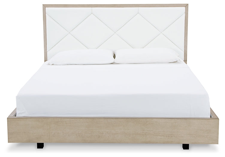 Wendora Queen Upholstered Bed with Mirrored Dresser and Chest