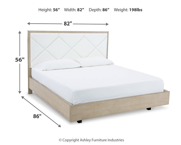 Wendora King Upholstered Bed with Mirrored Dresser